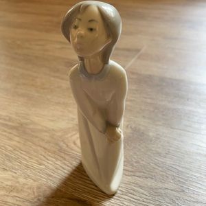 RETIRED LLADRO #4873 Girl Kissing